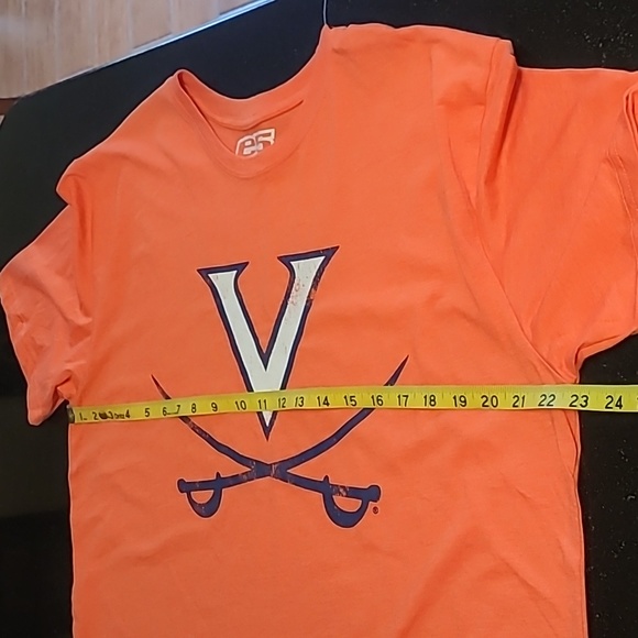University of Virginia T-Shirt - Picture 4 of 5